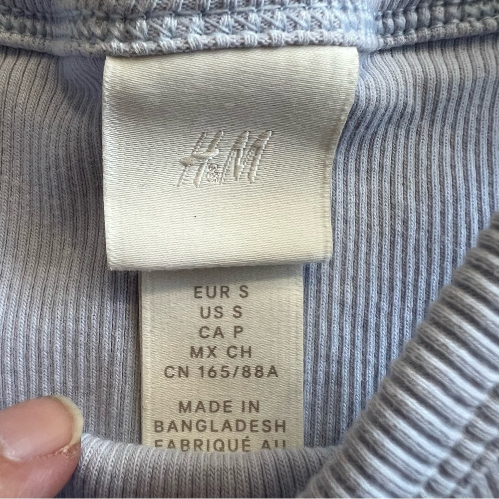 H&M Light Blue Ribbed Cropped Tank Top Size Small - Picture 2 of 5